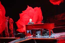 Red Piano show